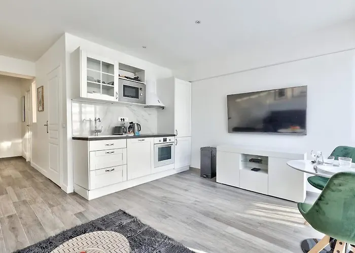 Bel Pres Des Champs-elysees * 巴黎