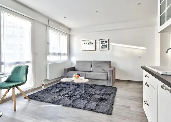 Bel Pres Des Champs-elysees 公寓